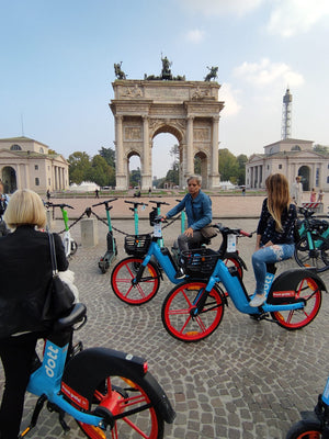 Chi organizza visite guidate in e-bike e monopattini a MIlano?